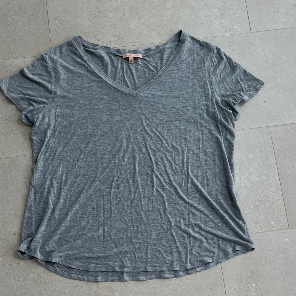 Gibson Latimer Gray V-Neck Short Sleeve Tee
